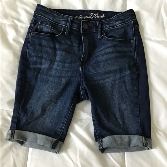 Bermuda Shorts - Picture 1 of 2